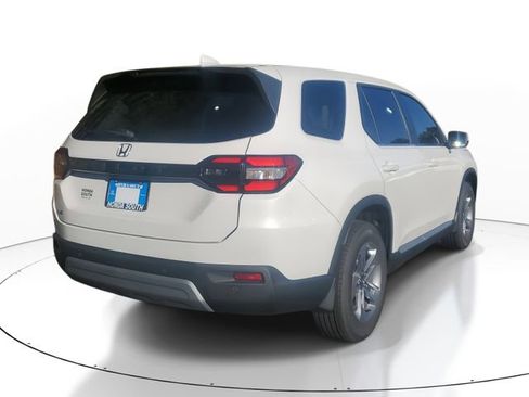 New 2025 Honda Pilot EX-L image 6