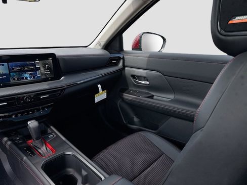 Used 2025 Nissan Kicks SR w/ SR Premium Package image 20