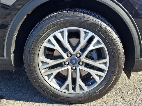 Used 2022 Ford Escape SEL image 9