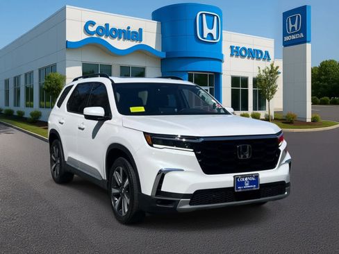 Used 2023 Honda Pilot Touring image 9