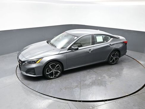 Used 2024 Nissan Altima 2.5 SR image 42