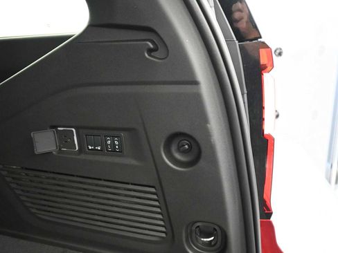 New 2025 GMC Yukon XL Elevation image 12