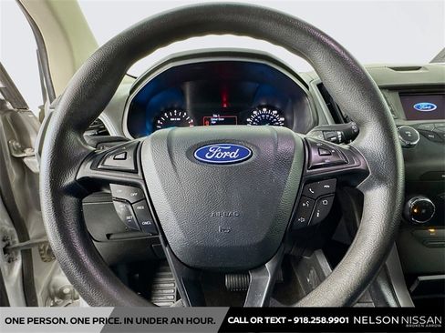 Used 2019 Ford Edge SE image 11