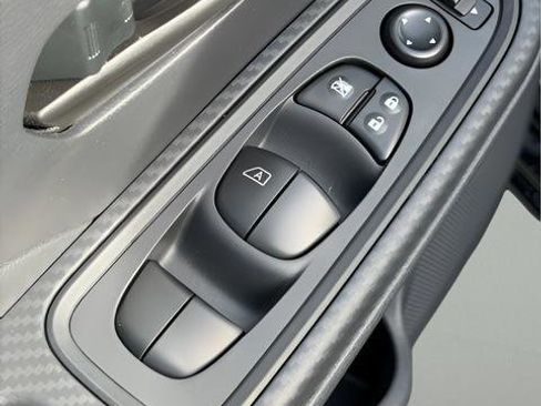 Used 2025 Nissan Versa S w/ Trunk Package image 22