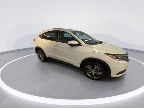 Used 2022 Honda HR-V EX image 2