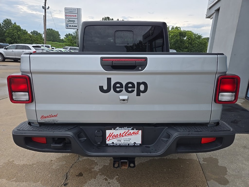 Used 2023 Jeep Gladiator Sport AWD/4WD image 11