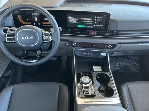 New 2026 Kia Carnival EX FWD image 13