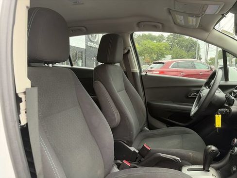 Used 2016 Chevrolet Trax LS AWD/4WD image 25