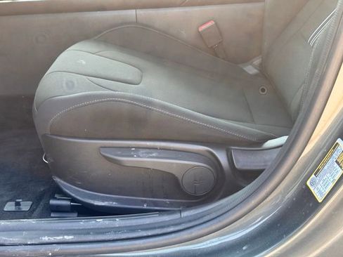 Used 2025 Hyundai Elantra Blue image 27