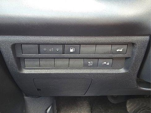 Used 2023 Mitsubishi Outlander SE image 31