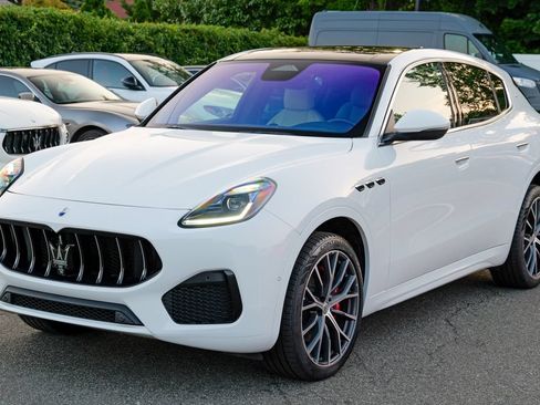 Used 2025 Maserati Grecale GT AWD/4WD image 3