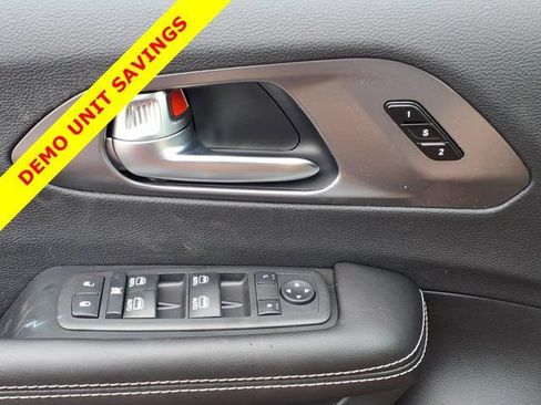 New 2026 Chrysler Pacifica Select FWD image 16