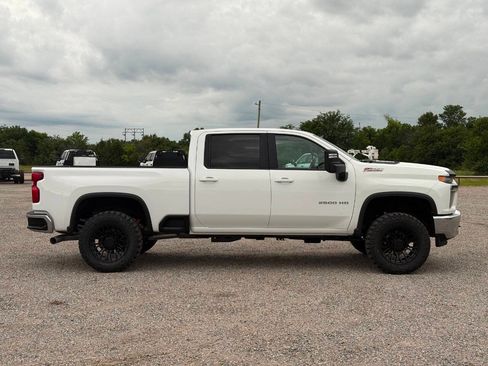 Used 2023 Chevrolet Silverado 2500 LT w/ Convenience Package AWD/4WD image 4