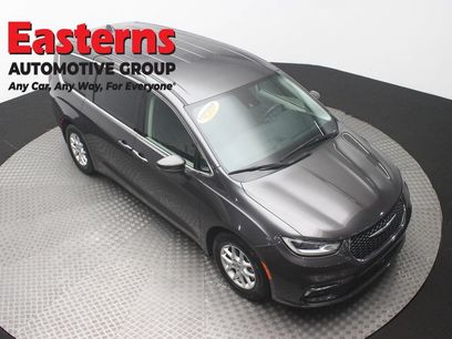 Used 2023 Chrysler Pacifica Touring-L