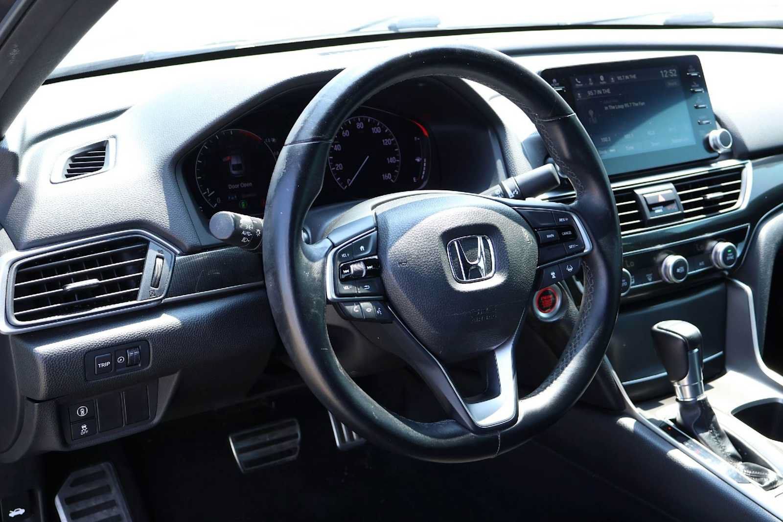 Used 2019 Honda Accord Sport image 2