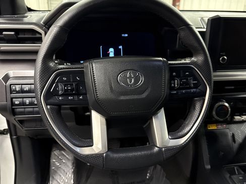 Used 2025 Toyota 4Runner TRD Off-Road image 7