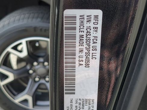 Used 2023 Jeep Wagoneer L Series III w/ Preferred Equipment Group image 24