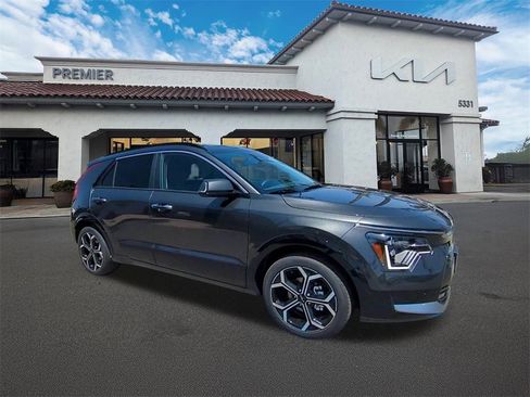 New 2025 Kia Niro SX Touring image 3