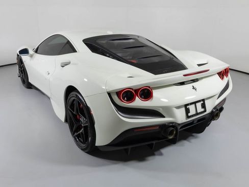 Used 2020 Ferrari F8 Tributo image 15
