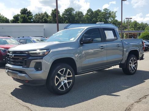 Used 2023 Chevrolet Colorado Z71 w/ Z71 Convenience Package 2 AWD/4WD image 3