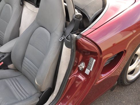 Used 1997 Porsche Boxster RWD image 37
