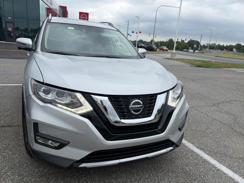 Used 2020 Nissan Rogue SL w/ Premium Package AWD/4WD image 2