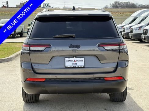 Used 2023 Jeep Grand Cherokee L Laredo image 8