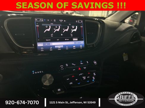 New 2026 Chrysler Pacifica Select image 17