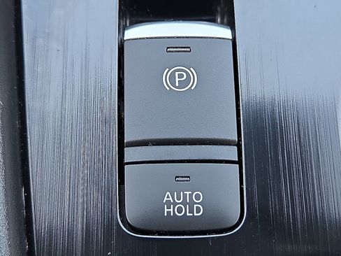 Used 2022 Nissan Rogue SV image 18