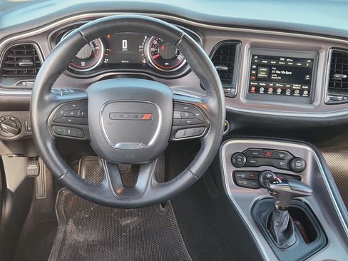 Used 2022 Dodge Challenger SXT RWD image 25
