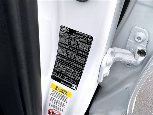 Certified 2025 Land Rover Range Rover Evoque Dynamic SE image 19