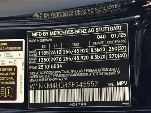 Used 2025 Mercedes-Benz GLC 300 4MATIC image 33