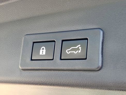 Used 2023 Subaru Ascent Premium w/ Convenience Package image 14