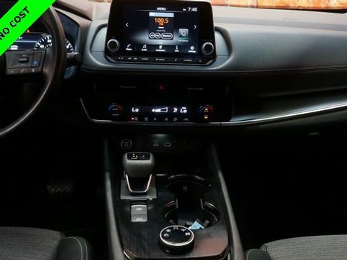 Used 2022 Nissan Rogue SV image 34