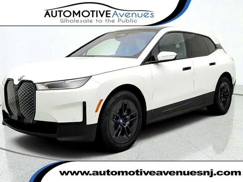 Used 2025 BMW iX xDrive50 AWD/4WD image 1