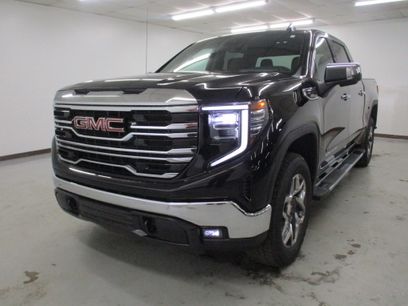New 2026 GMC Sierra 1500 SLT w/ SLT Premium Package