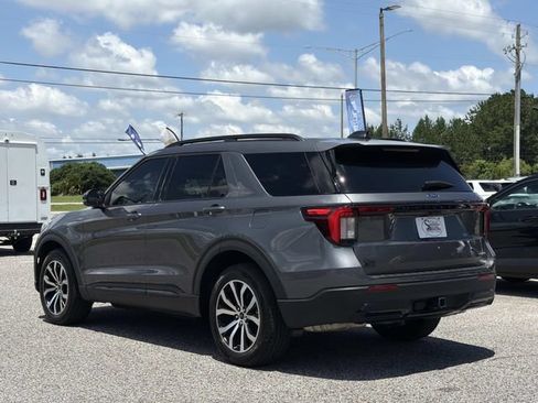Used 2025 Ford Explorer ST-Line AWD/4WD image 10