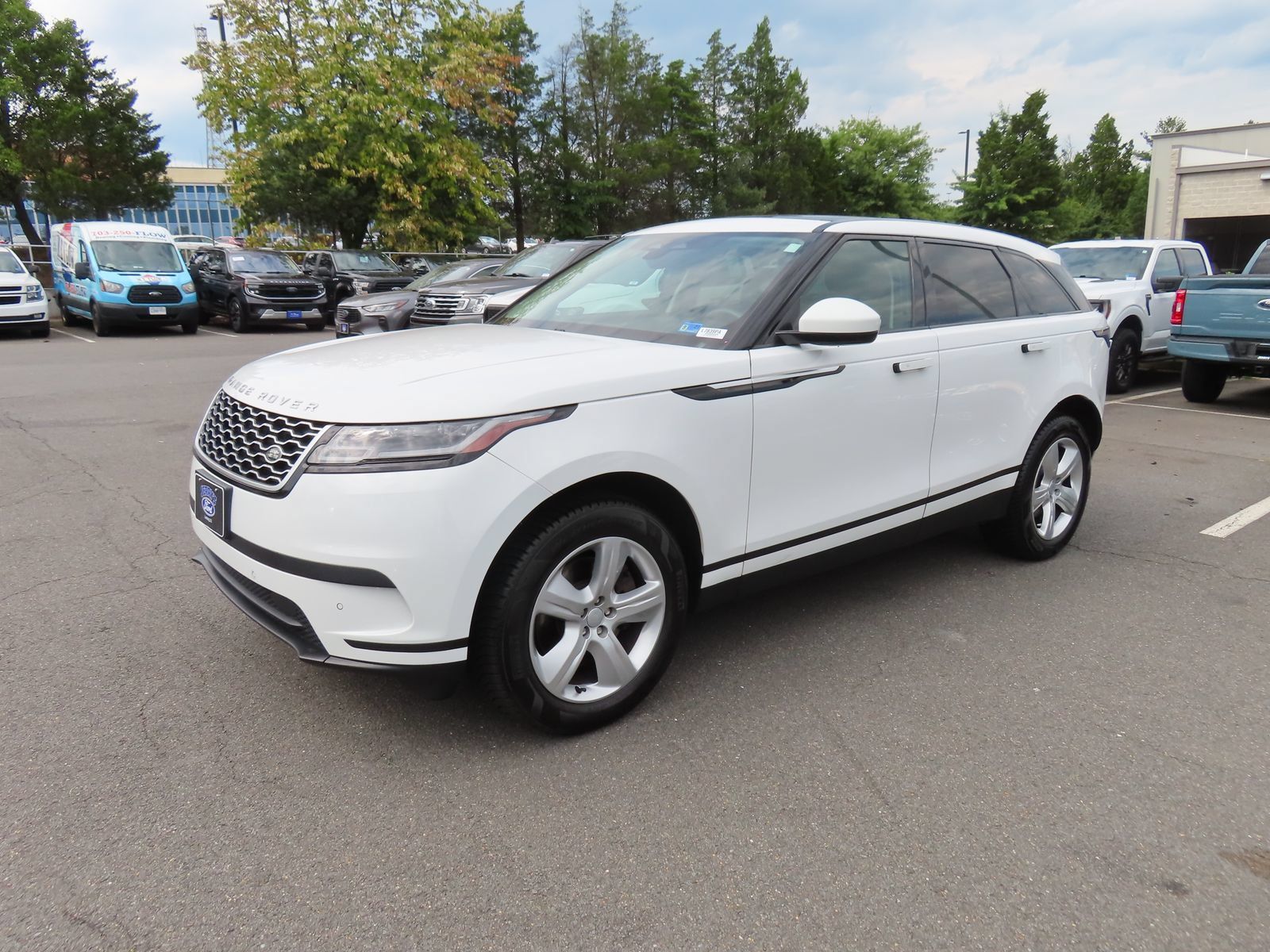 Used 2023 Land Rover Range Rover Velar S AWD/4WD image 3