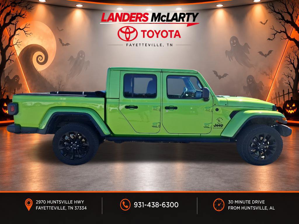 Used 2025 Jeep Gladiator Sport AWD/4WD image 2