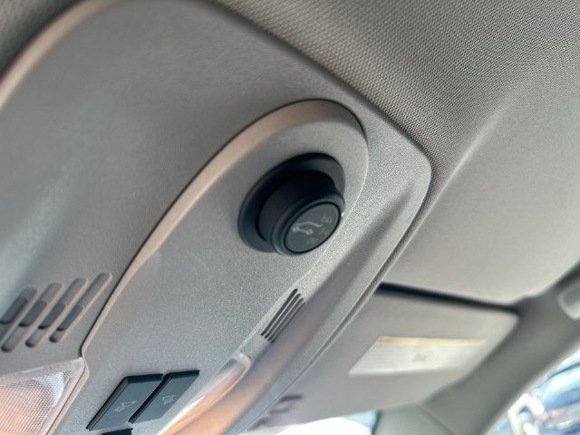 Used 2017 Chevrolet Equinox Premier w/ Enhanced Convenience Package AWD/4WD image 50