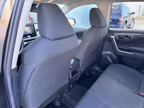 Used 2021 Toyota RAV4 LE FWD image 19