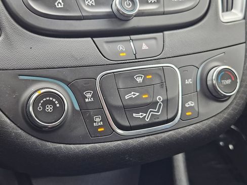 Used 2025 Chevrolet Malibu LS FWD image 22
