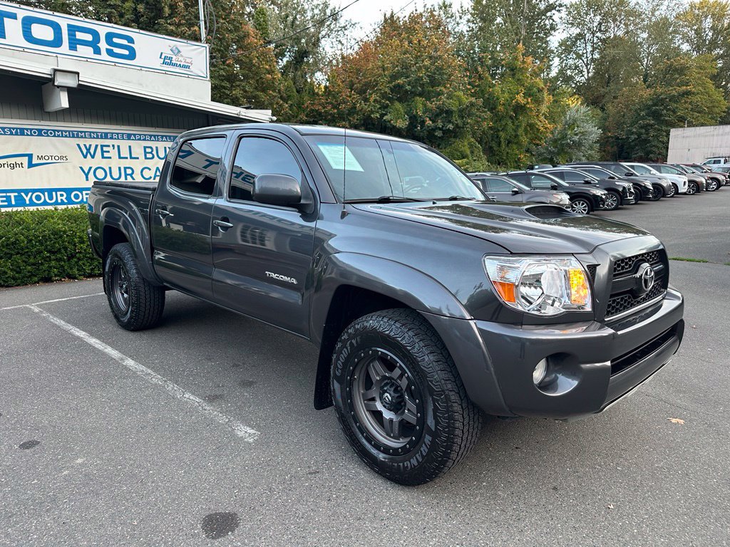 Used 2011 Toyota Tacoma 4x4 Double Cab w/ TRD Sport Pkg w/JBL Audio image 3
