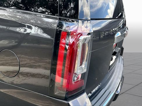 Used 2016 GMC Yukon Denali w/ Open Road Package AWD/4WD image 29