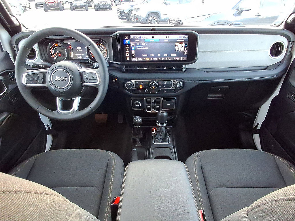 Used 2026 Jeep Wrangler Unlimited Sahara AWD/4WD image 10