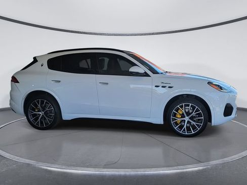 Used 2023 Maserati Grecale Modena AWD/4WD image 2