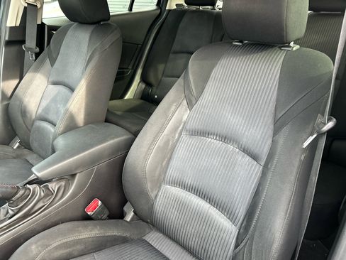 Used 2016 MAZDA MAZDA3 i Touring w/ Popular Equipment Package image 18