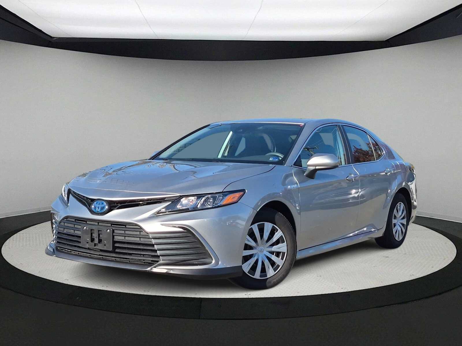 Used 2021 Toyota Camry LE FWD image 1