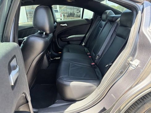 Used 2019 Dodge Charger SXT w/ Blacktop Package RWD image 9