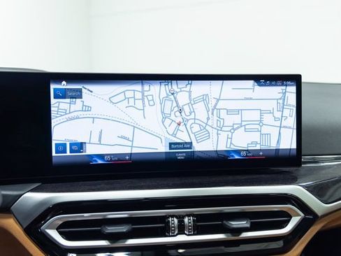 Used 2024 BMW 330i xDrive Sedan w/ Premium Package AWD/4WD image 17
